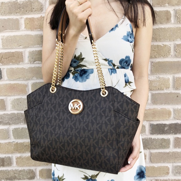 Gaby’sBags👜💕- NWT Michael Kors Large Chain Purse - Picture 2 of 8